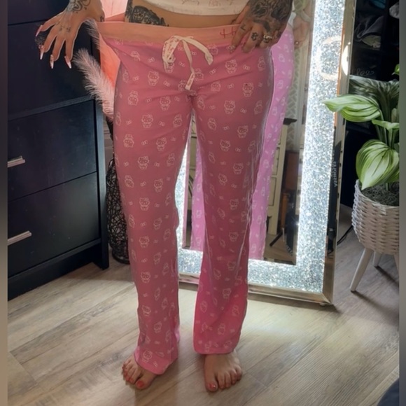 Hello kitty PJ Pants - Picture 3 of 3